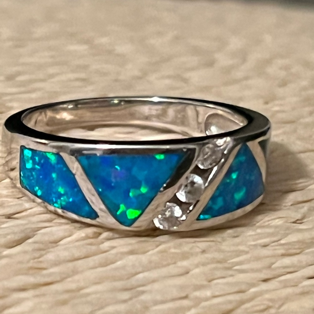 BLUE FIRE OPAL LAB GROWN STERLING SILVER WHITE ROUND TOPAZ STONE RING - Picture 5 of 13